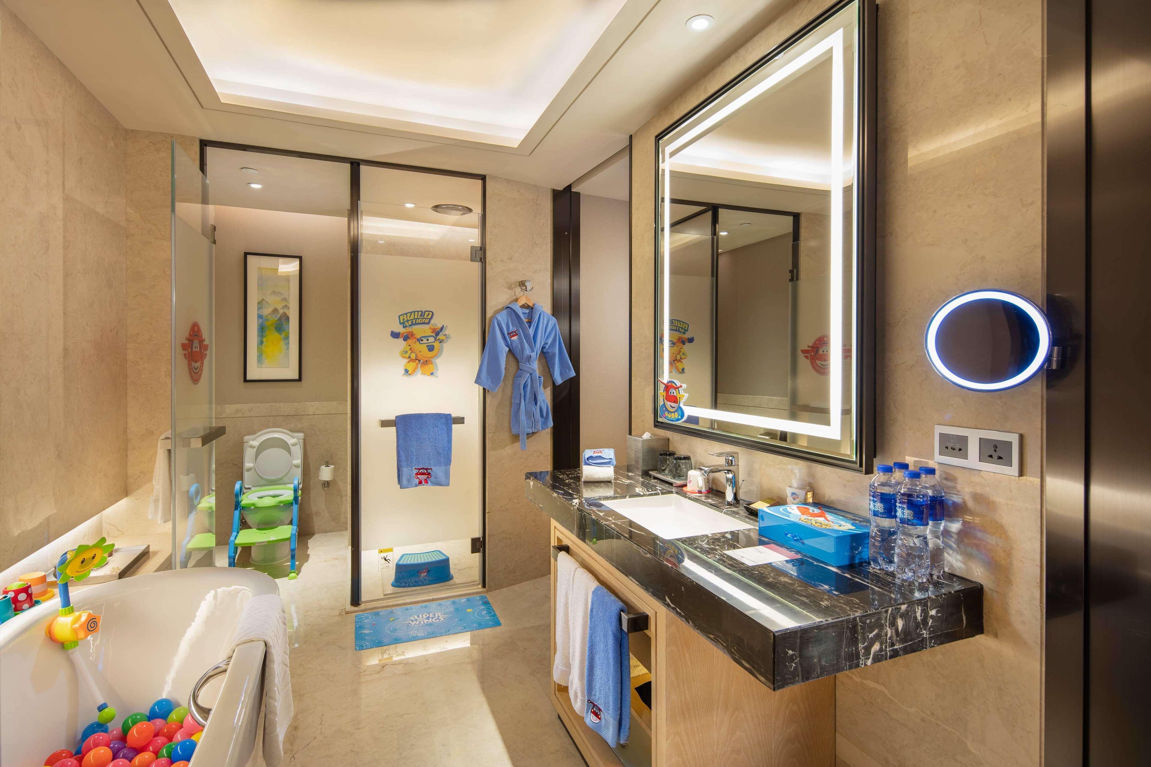 Doubletree By Hilton Hotel An Thuận Ngoại thất bức ảnh