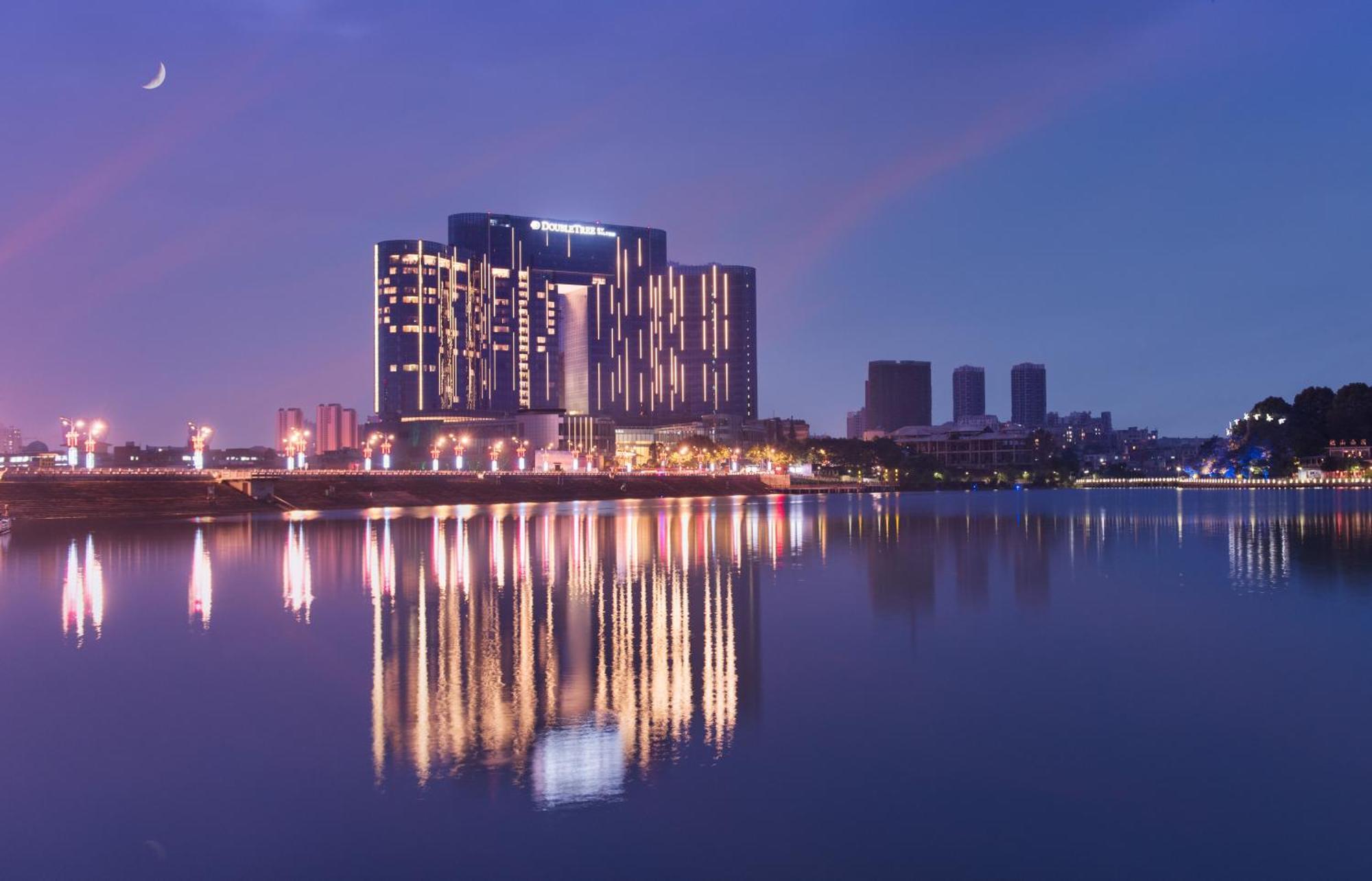 Doubletree By Hilton Hotel An Thuận Ngoại thất bức ảnh