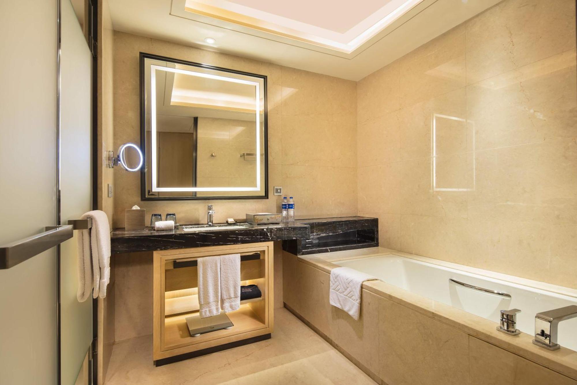 Doubletree By Hilton Hotel An Thuận Ngoại thất bức ảnh