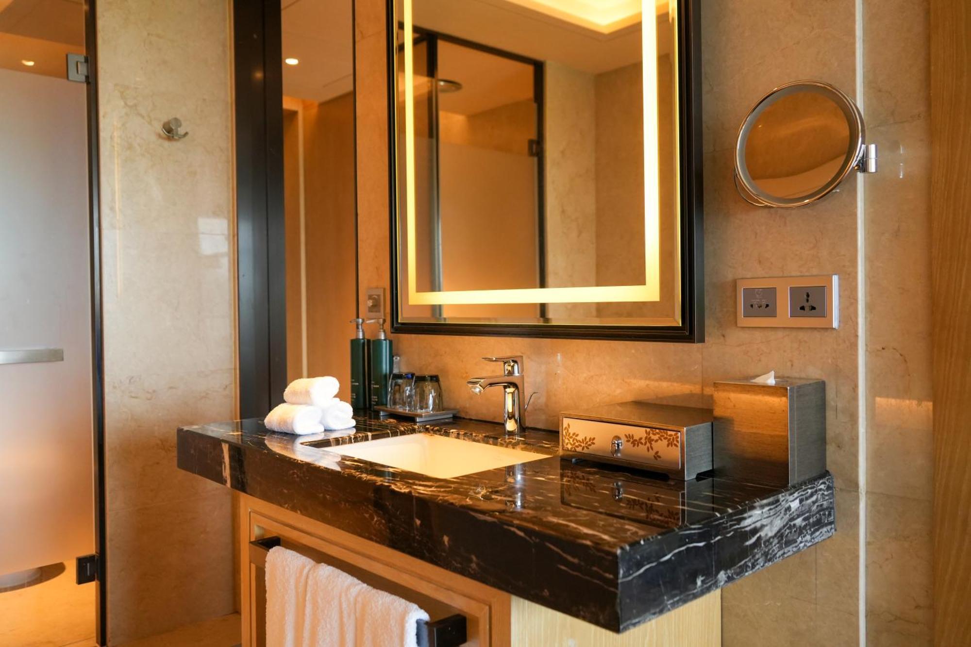 Doubletree By Hilton Hotel An Thuận Ngoại thất bức ảnh
